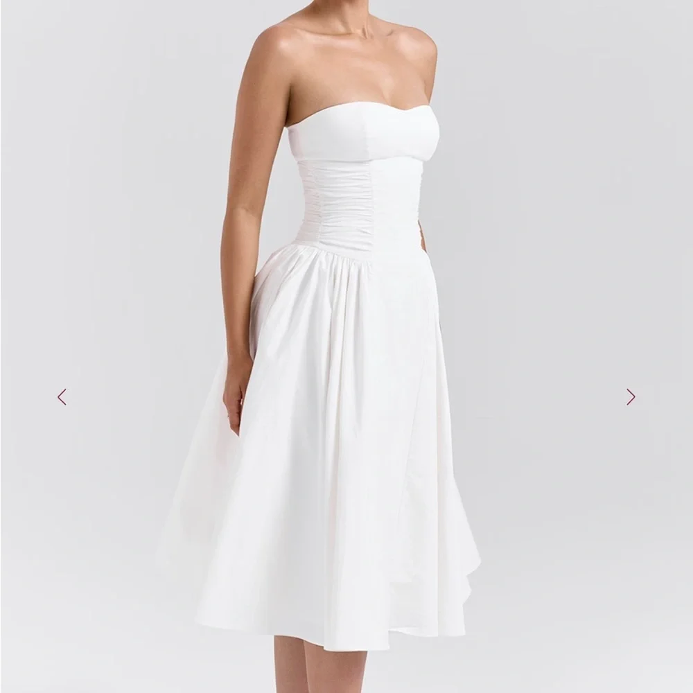 House of CB Georgina Dress XS
Worn once and dry cleaned - Picture 2 of 4
